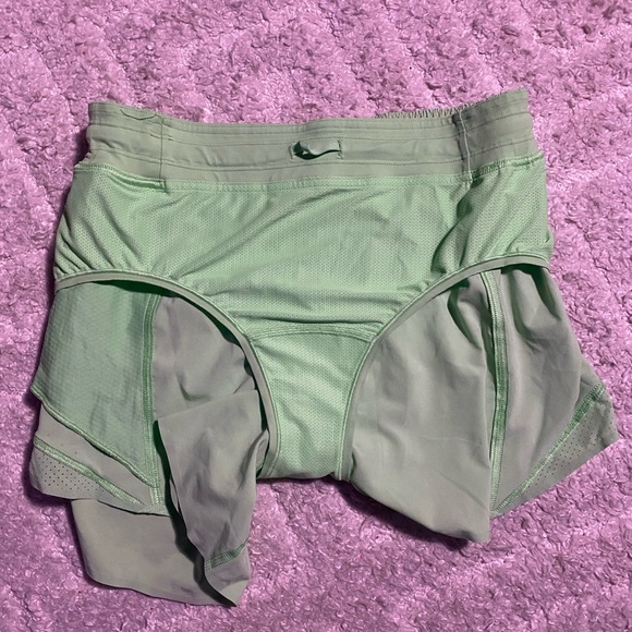 Lululemon limited edition size 8 Hotty hot - Picture 3 of 4